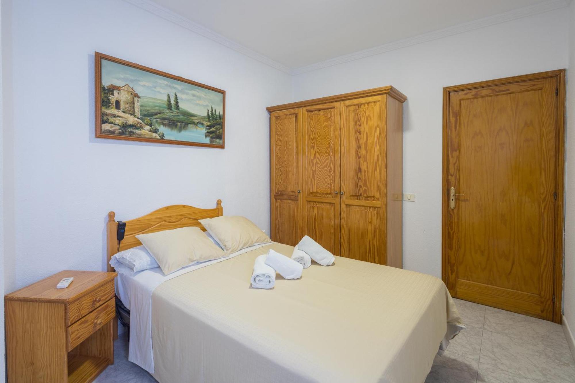 Lightbooking Lola Playa De Apartment *