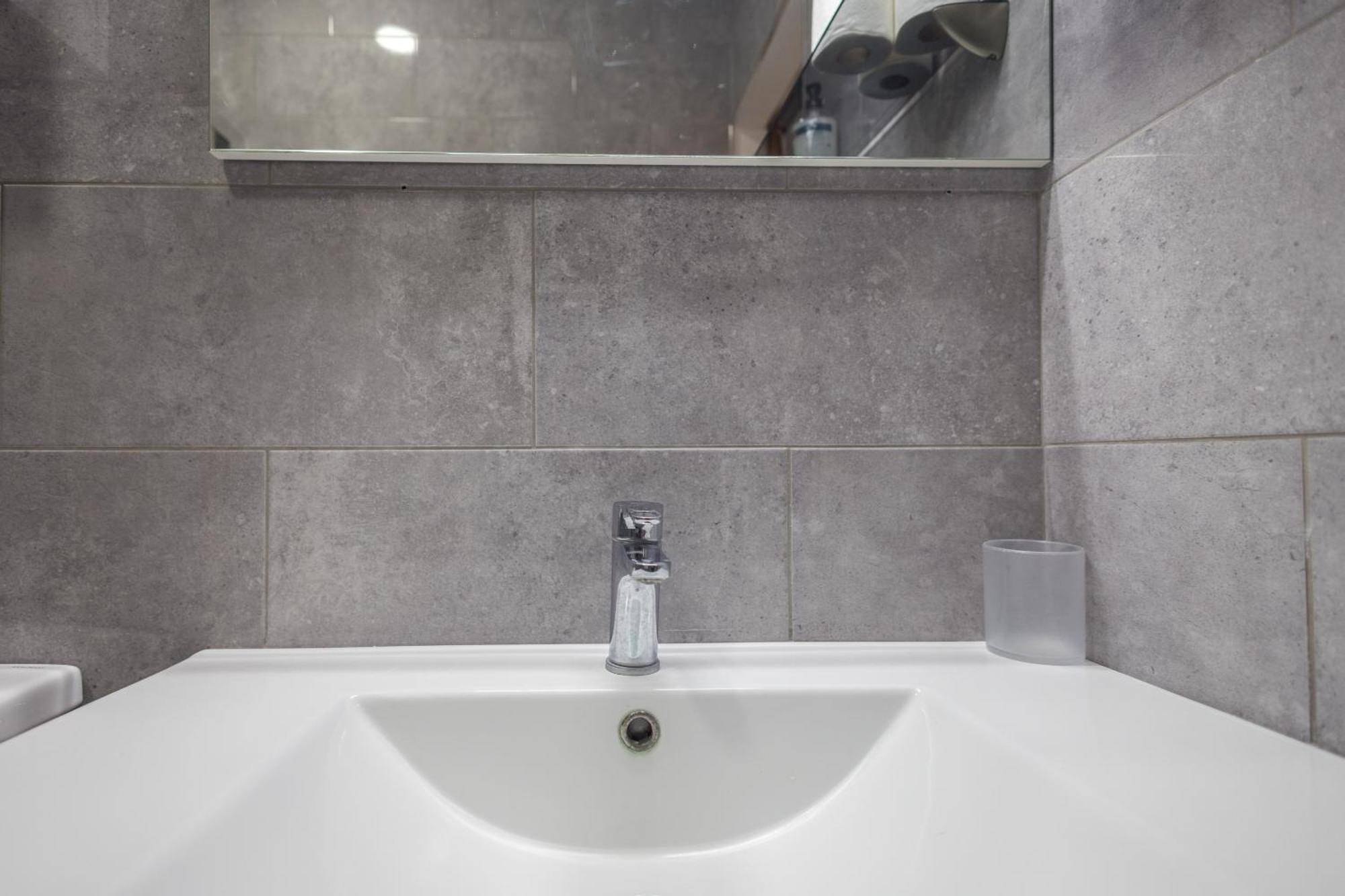 Lightbooking Lola Playa De Apartment *