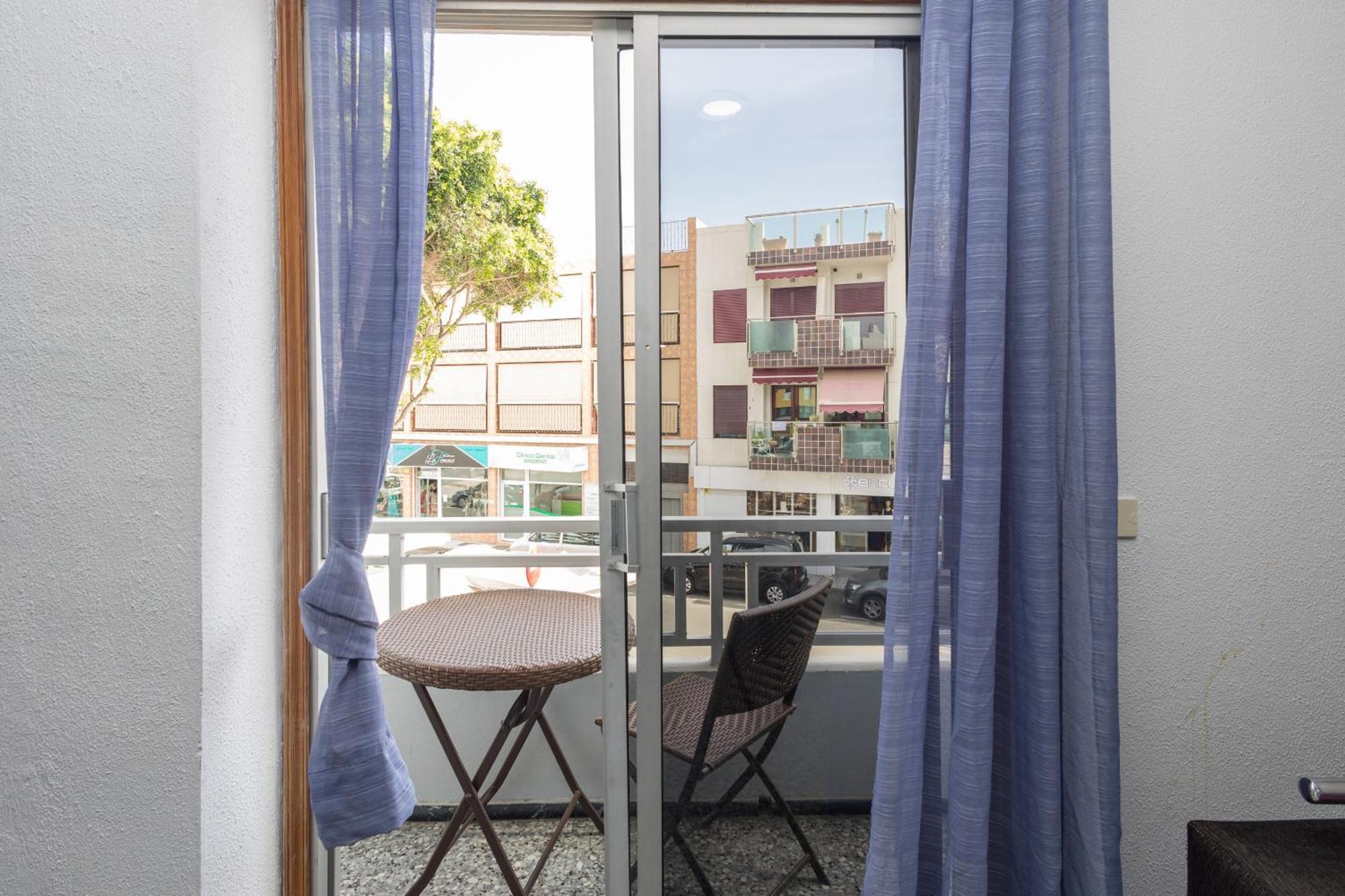 Lightbooking Lola Playa De