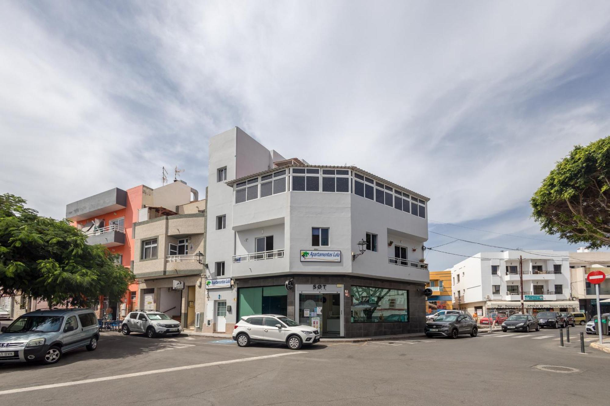 Lightbooking Lola Playa De Apartment *
